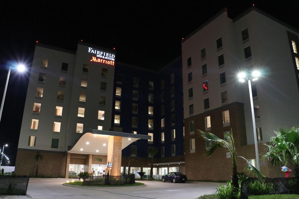 Fairfield Inn & Suites By Marriott Коацакоалкос Екстериор снимка