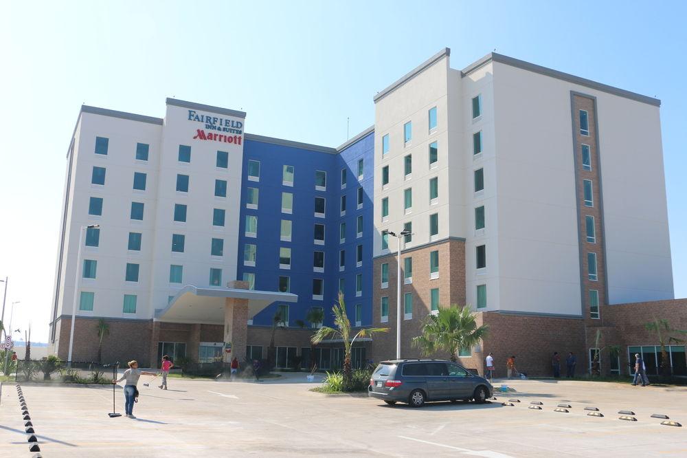 Fairfield Inn & Suites By Marriott Коацакоалкос Екстериор снимка