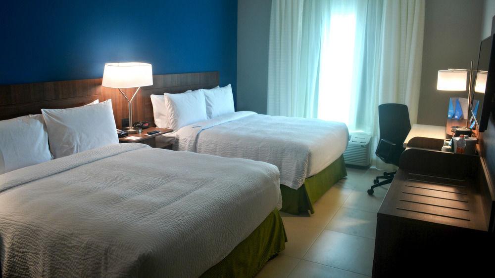 Fairfield Inn & Suites By Marriott Коацакоалкос Екстериор снимка
