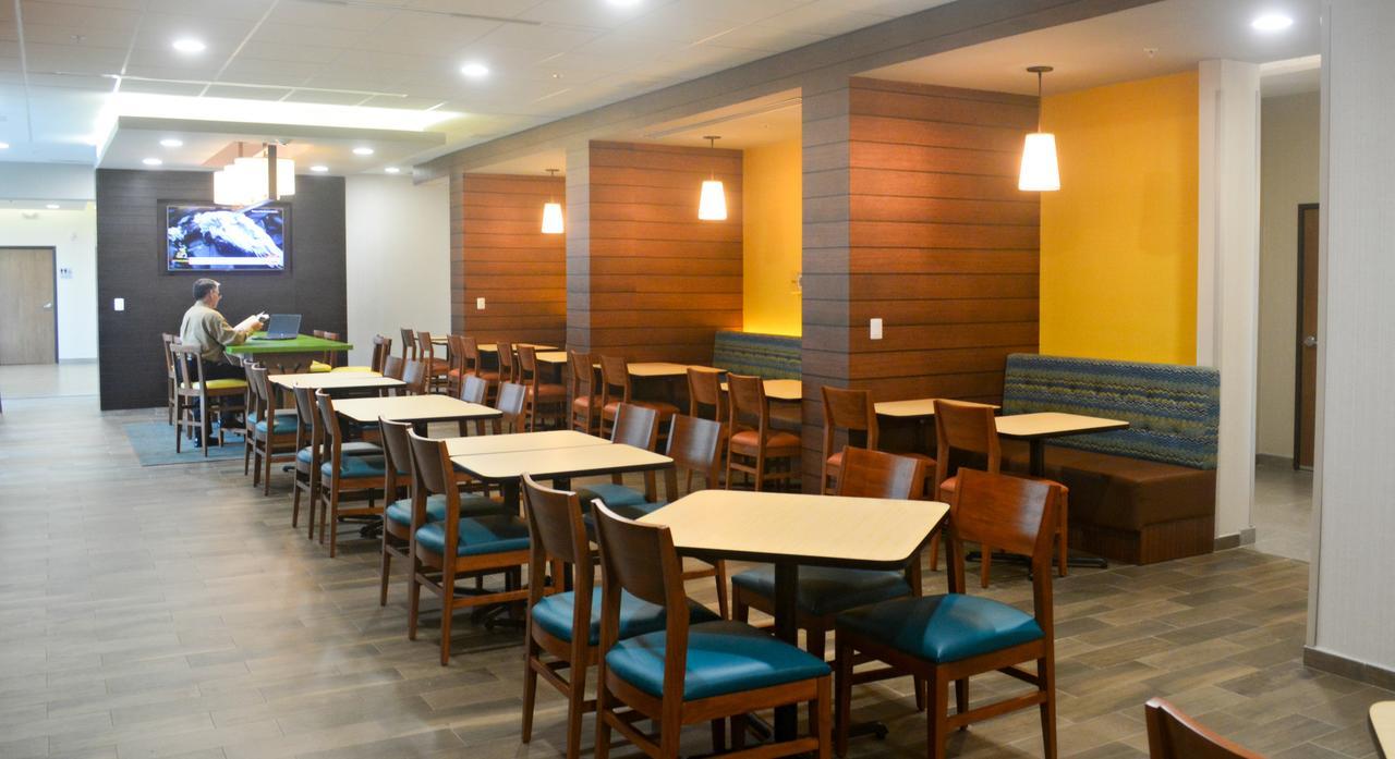 Fairfield Inn & Suites By Marriott Коацакоалкос Екстериор снимка