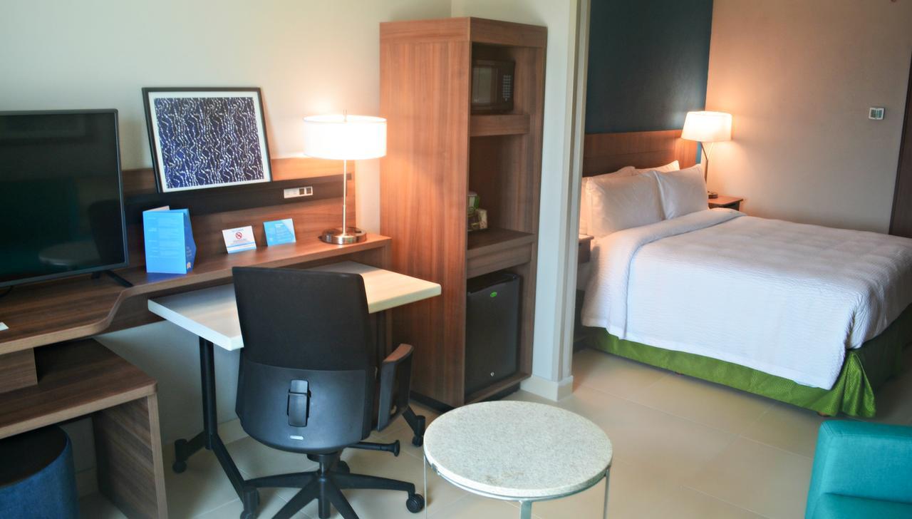 Fairfield Inn & Suites By Marriott Коацакоалкос Екстериор снимка