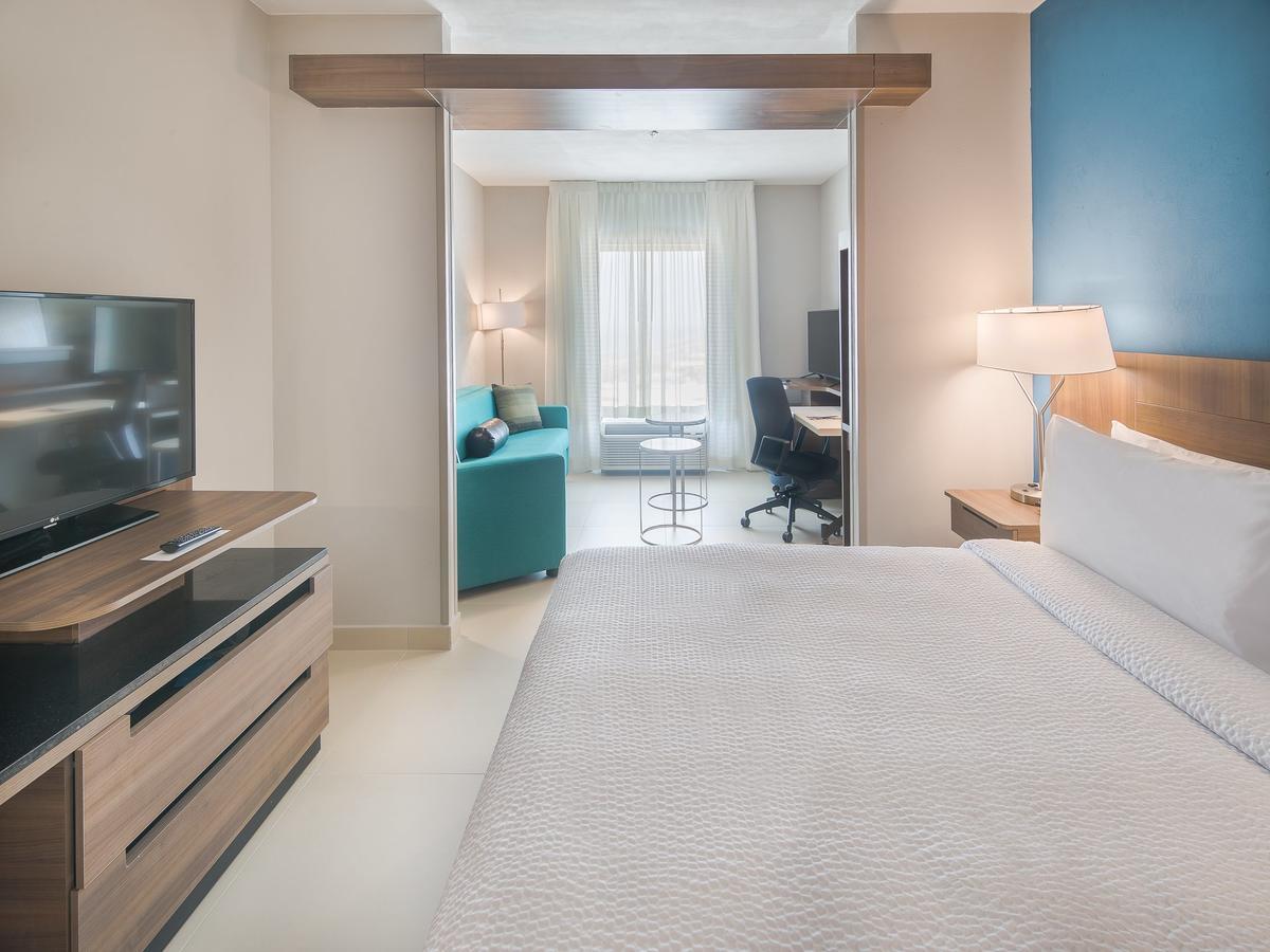 Fairfield Inn & Suites By Marriott Коацакоалкос Екстериор снимка