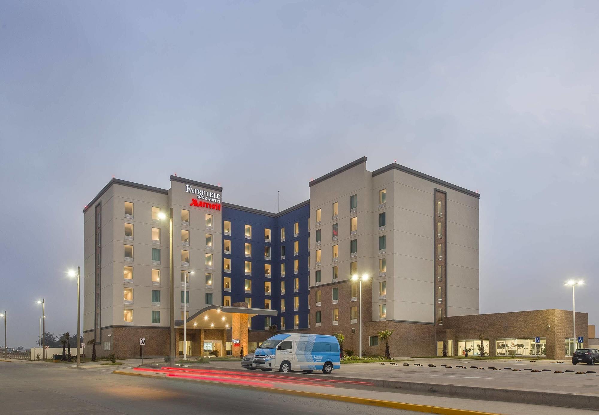 Fairfield Inn & Suites By Marriott Коацакоалкос Екстериор снимка