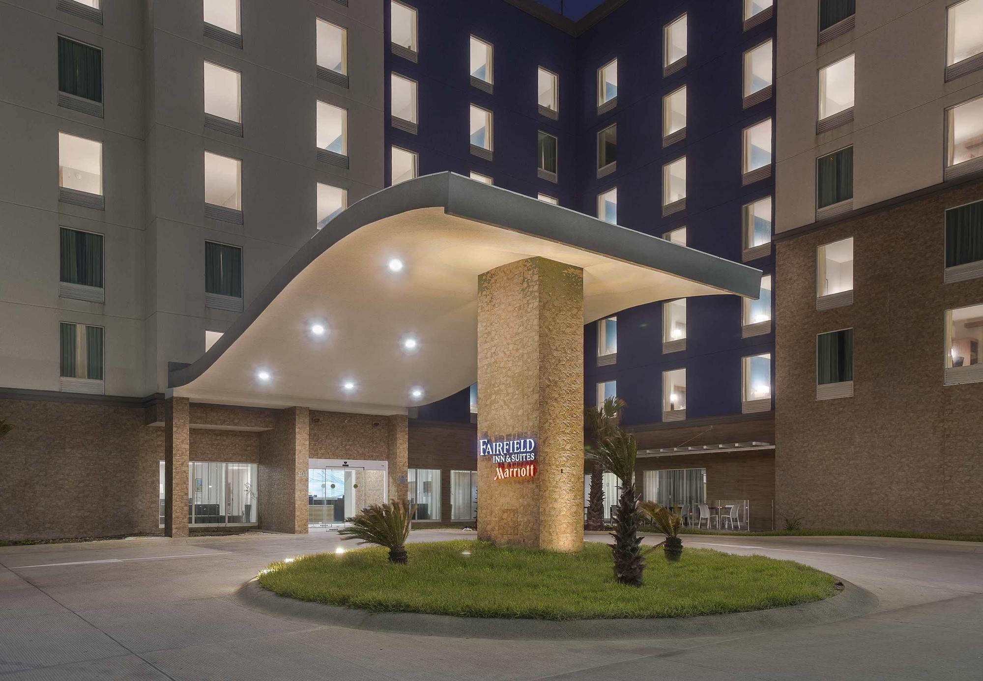 Fairfield Inn & Suites By Marriott Коацакоалкос Екстериор снимка