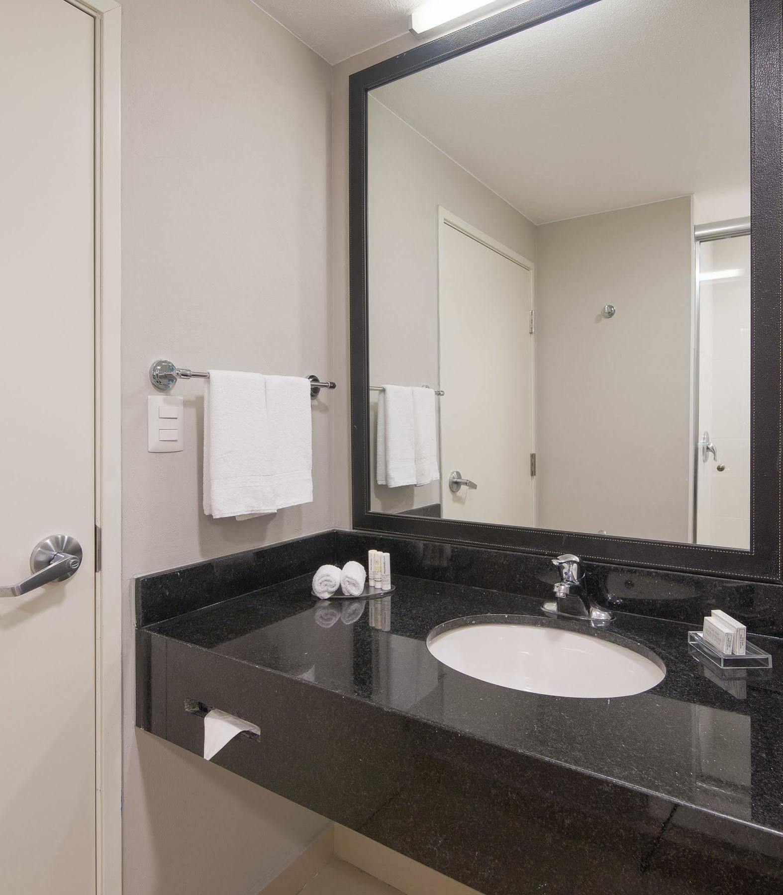 Fairfield Inn & Suites By Marriott Коацакоалкос Екстериор снимка