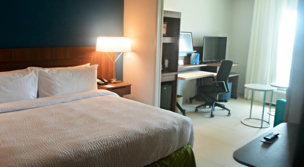 Fairfield Inn & Suites By Marriott Коацакоалкос Екстериор снимка